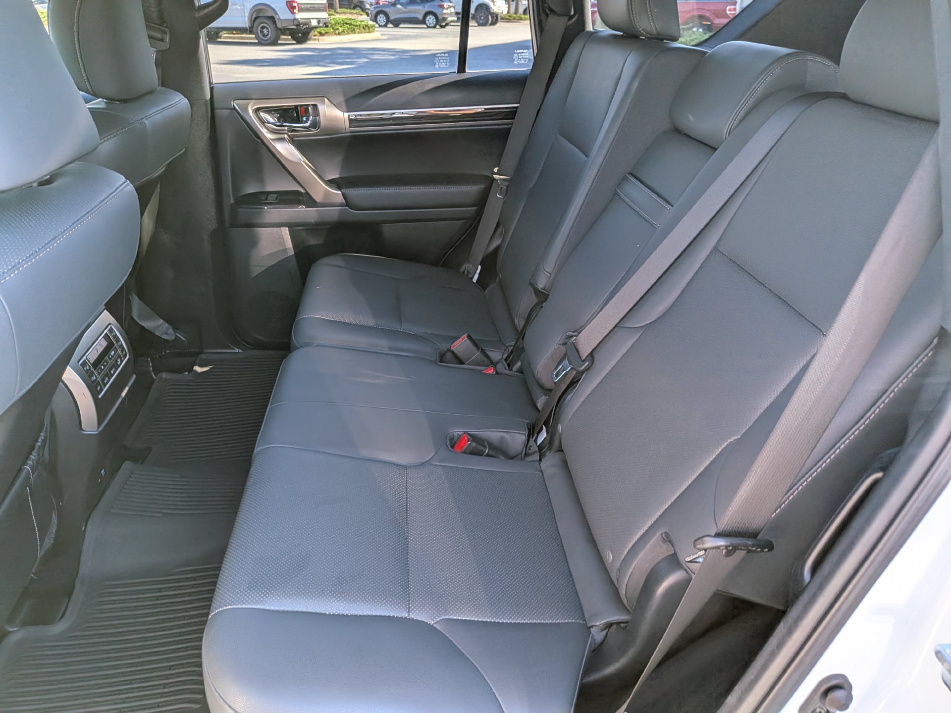 Used 2021 Lexus GX 460 Premium w/ Premium Package AWD/4WD image 16
