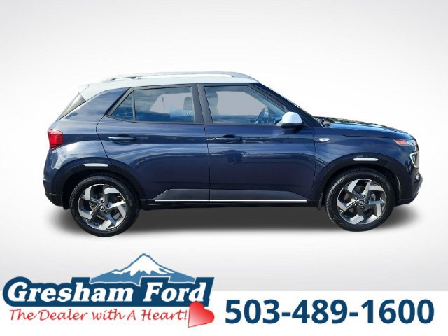 Used 2021 Hyundai Venue FWD image 11
