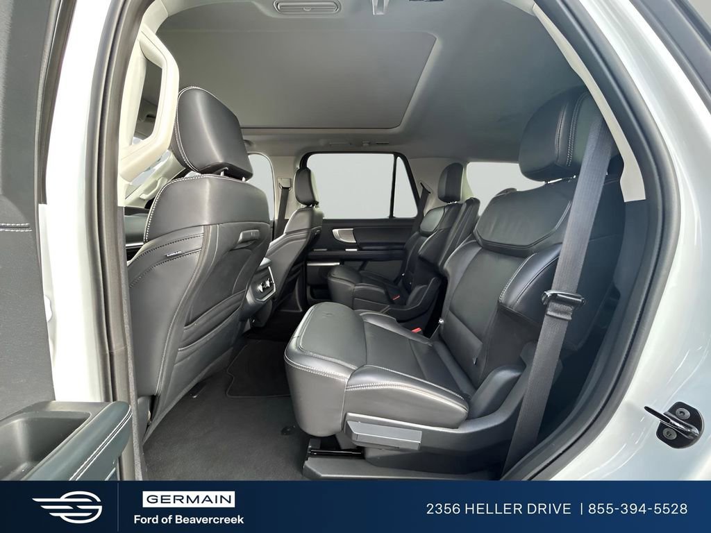 Certified 2025 Ford Expedition Platinum image 19