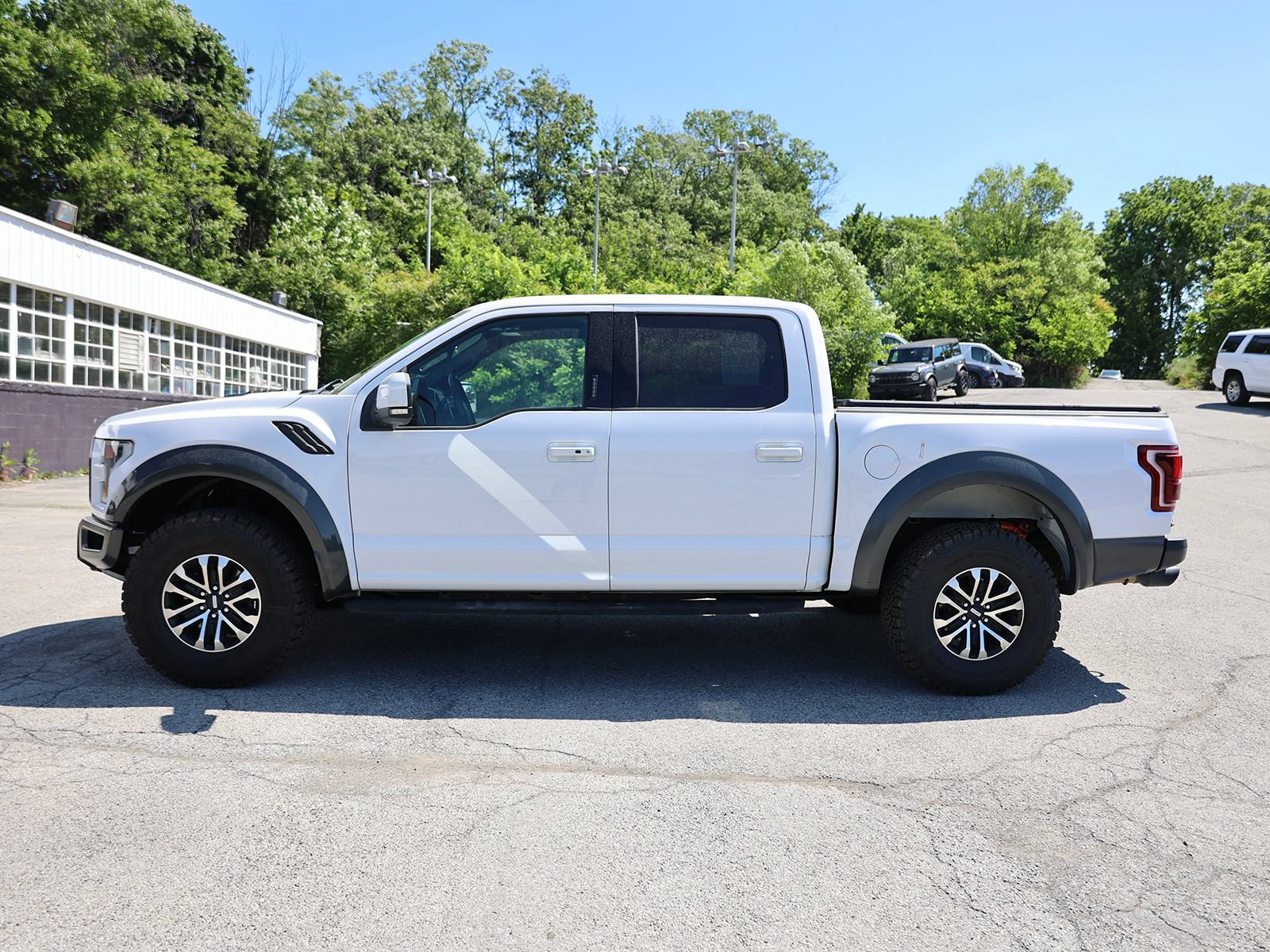 Certified 2020 Ford F150 Raptor w/ Equipment Group 802A Luxury AWD/4WD image 4