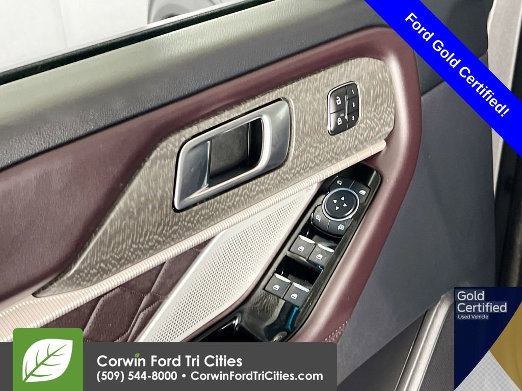Certified 2025 Ford Explorer Platinum w/ LUX Leather Package image 12