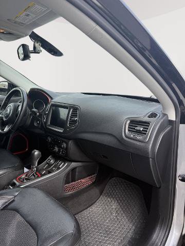 Used 2019 Jeep Compass Trailhawk w/ Cold Weather Group AWD/4WD image 24