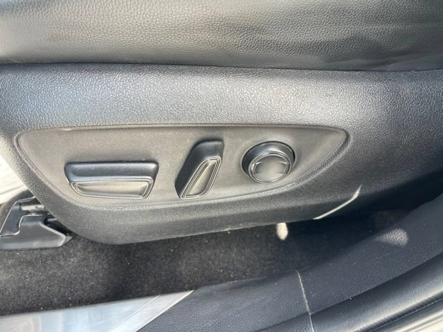 Used 2023 Toyota Highlander XLE FWD image 14