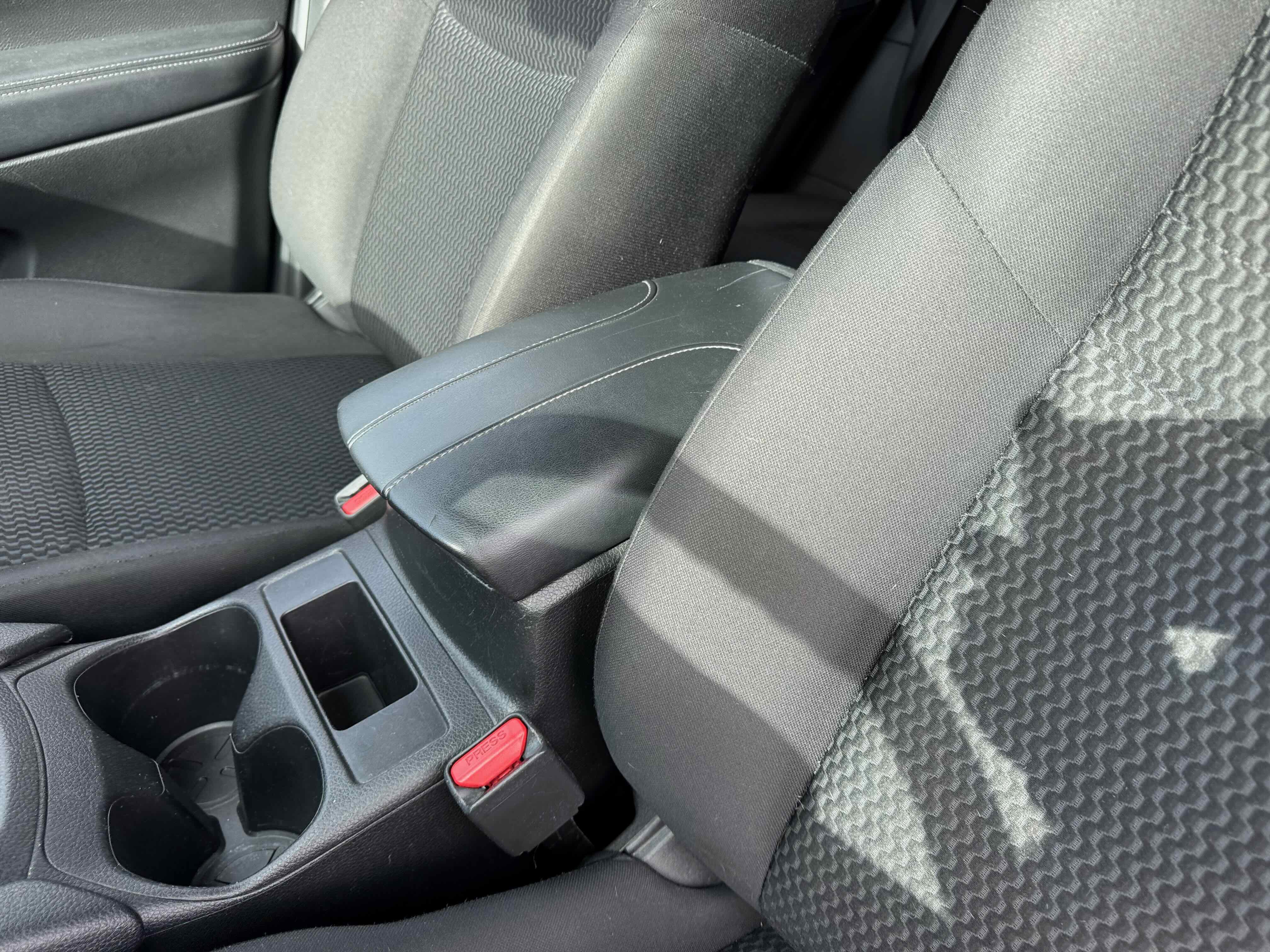 Used 2018 Nissan Rogue Sport S image 28