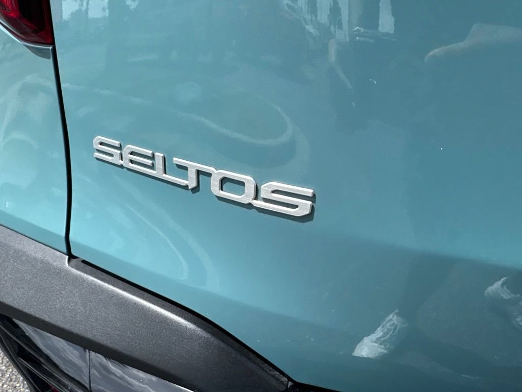 Used 2025 Kia Seltos EX AWD/4WD image 5