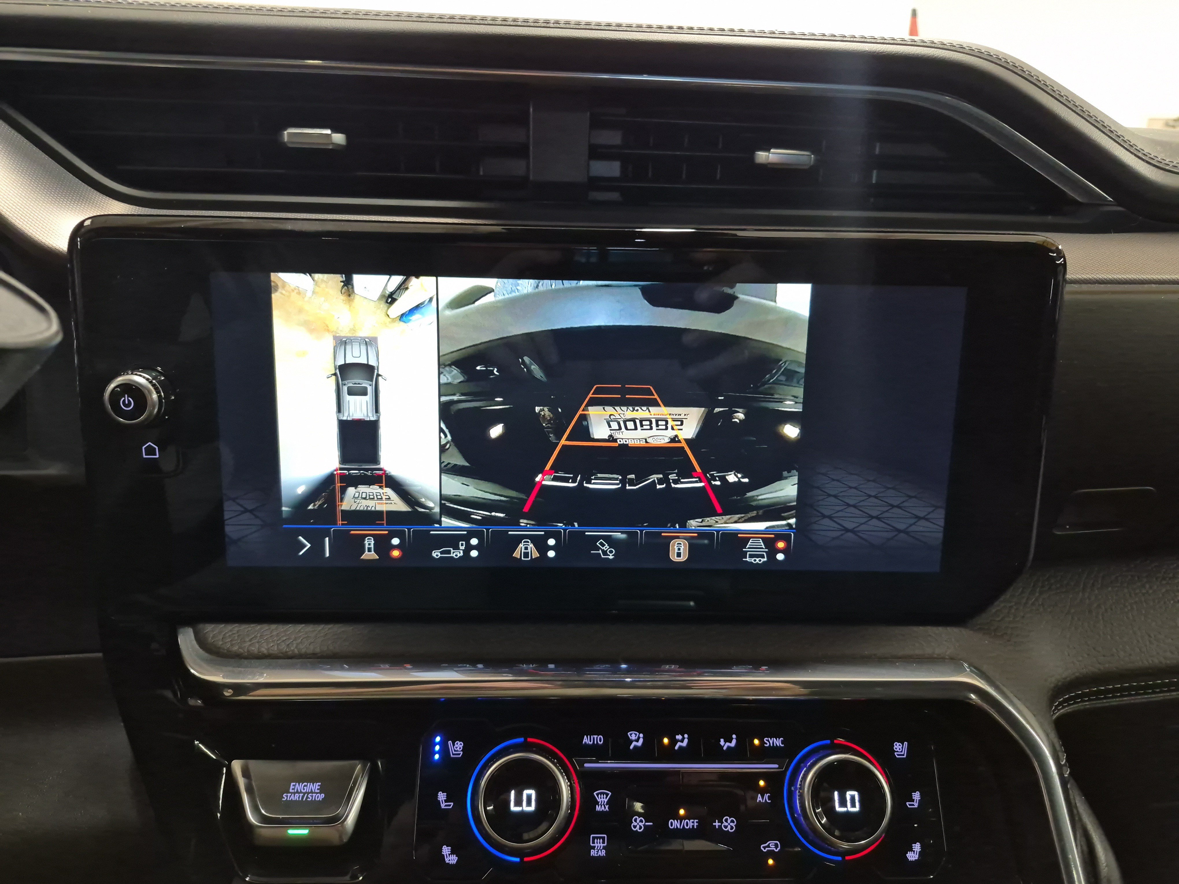 Used 2024 GMC Sierra 3500 Denali w/ Denali Reserve Package AWD/4WD image 31