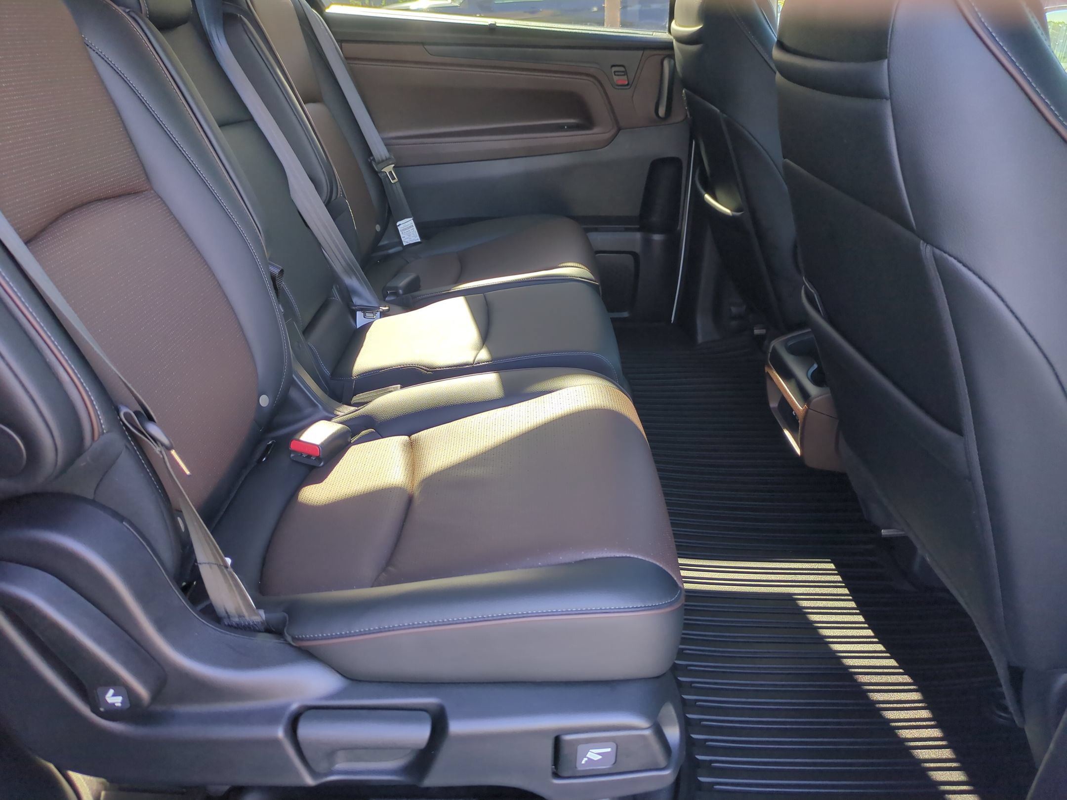 Used 2025 Honda Odyssey Elite image 33