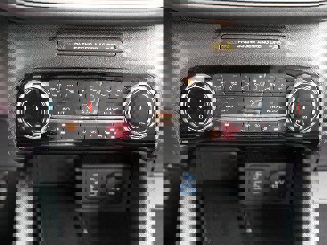 Certified 2022 Ford Escape SEL w/ Technology Package AWD/4WD image 29