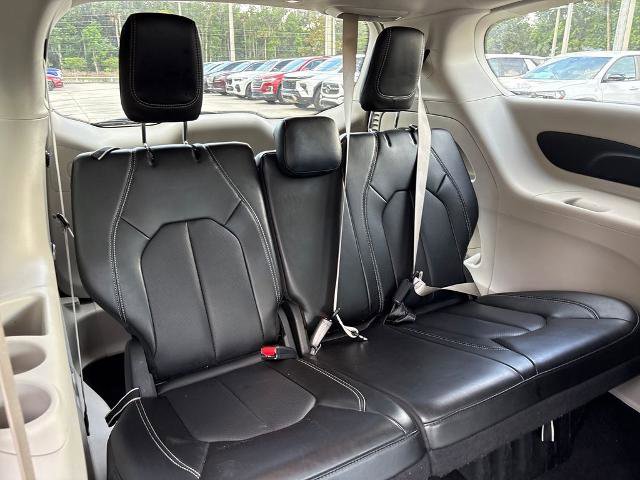 Used 2024 Chrysler Pacifica Touring-L FWD image 29