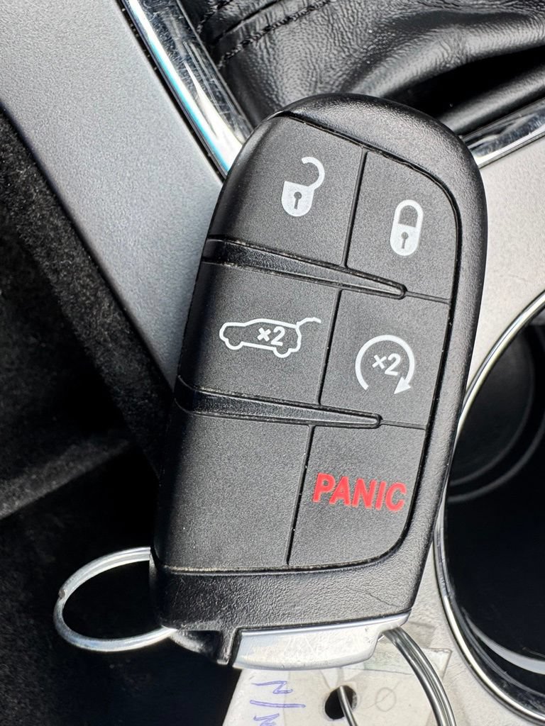 Used 2020 Jeep Grand Cherokee Altitude AWD/4WD image 34