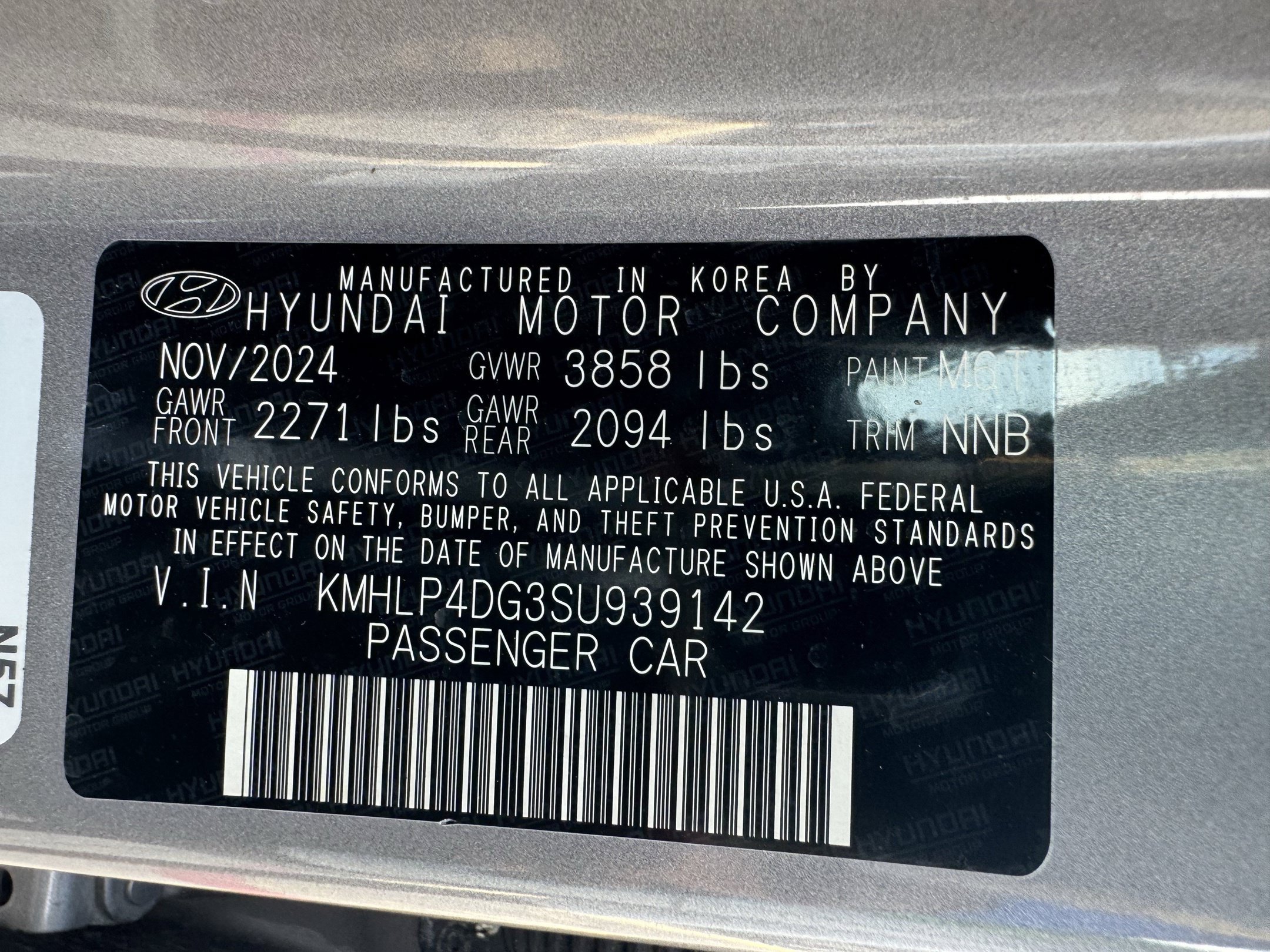 Used 2025 Hyundai Elantra Limited FWD image 35