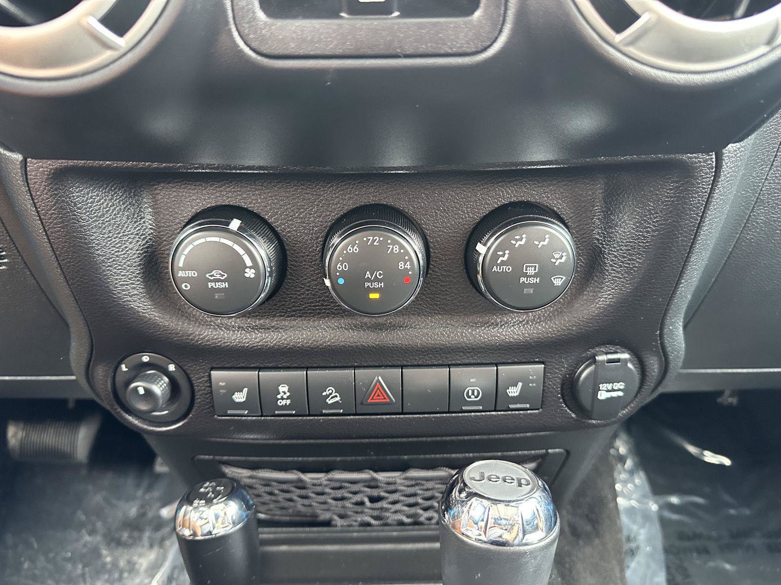 Used 2017 Jeep Wrangler Unlimited Sahara w/ Quick Order Package 24E Chief AWD/4WD image 24