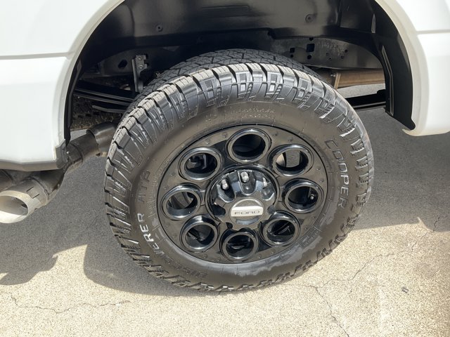 Certified 2025 Ford F250 XLT w/ Black Appearance Package AWD/4WD image 18