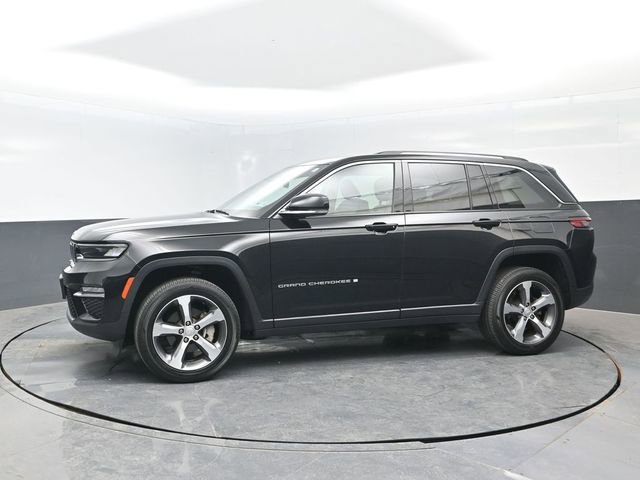 Used 2023 Jeep Grand Cherokee Limited AWD/4WD image 4
