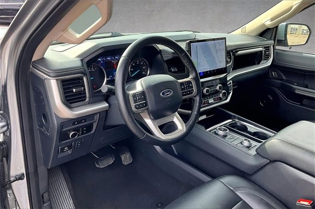 Certified 2024 Ford Expedition XLT image 10