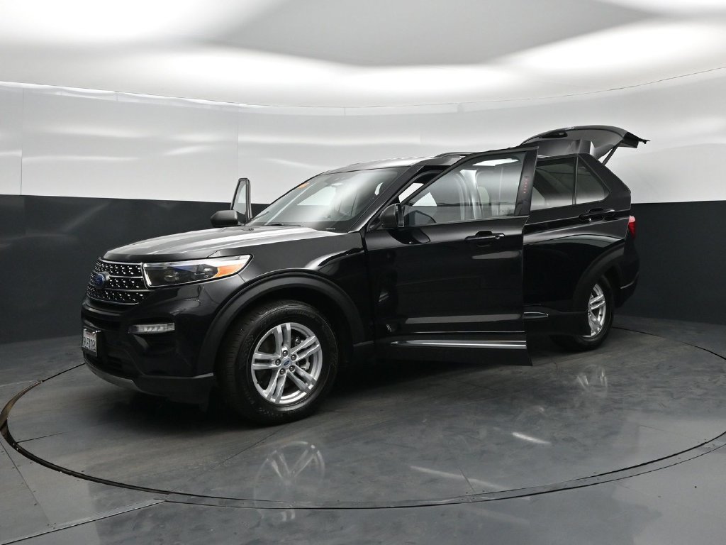 Certified 2023 Ford Explorer XLT w/ Equipment Group 202A RWD image 26