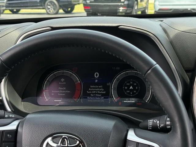Used 2025 Toyota Highlander XSE AWD/4WD image 8
