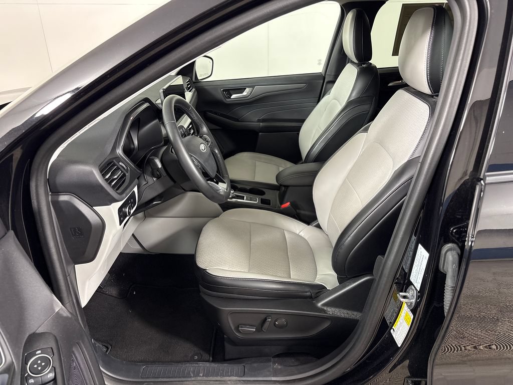 Certified 2023 Ford Escape SE FWD image 32