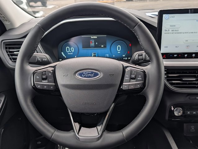 Certified 2023 Ford Escape Platinum w/ Premium Technology Package image 17