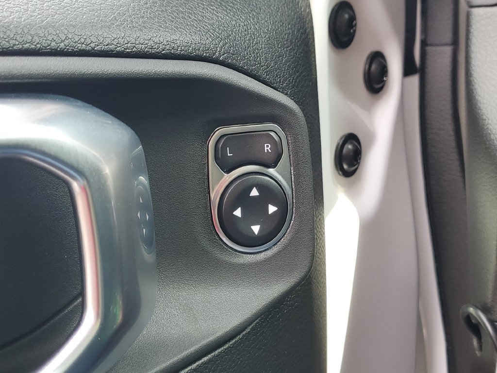 Used 2025 Jeep Gladiator Sport AWD/4WD image 17