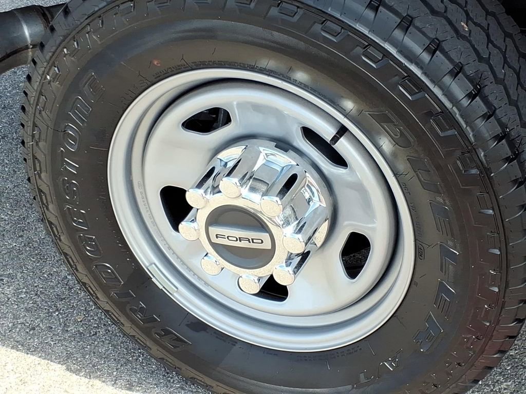 Certified 2025 Ford F350 XL w/ FX4 Off-Road Package AWD/4WD image 9