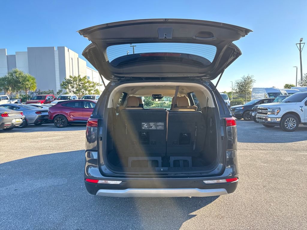 Used 2022 Kia Carnival LX image 29