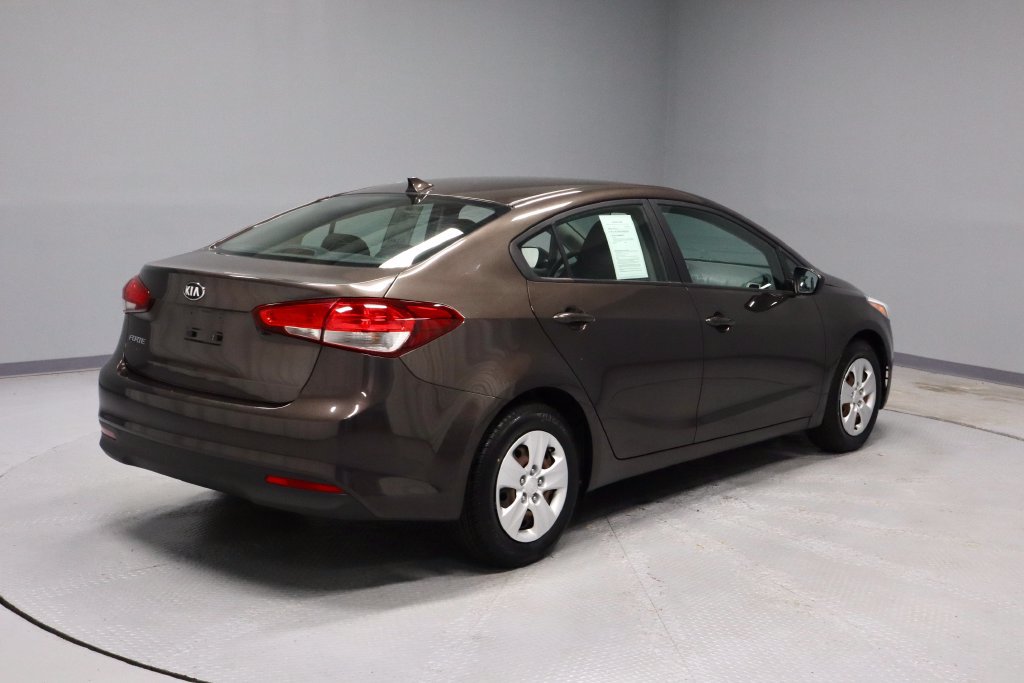 Used 2017 Kia Forte LX FWD image 9