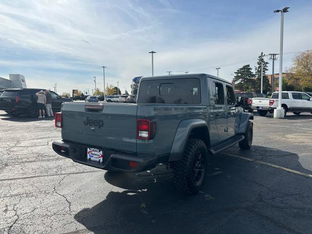 Used 2025 Jeep Gladiator Sport AWD/4WD image 8