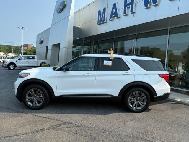 Certified 2021 Ford Explorer XLT w/ Equipment Group 202A AWD/4WD image 5