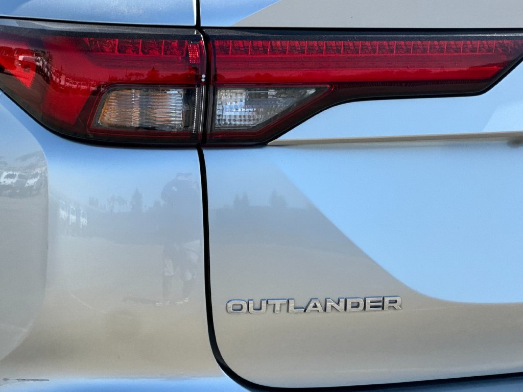 Used 2024 Mitsubishi Outlander SE AWD/4WD image 26