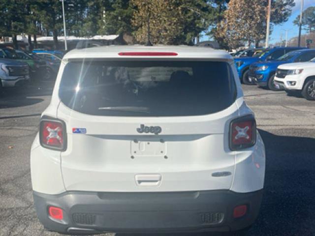 Used 2018 Jeep Renegade Latitude w/ Popular Equipment Group image 6