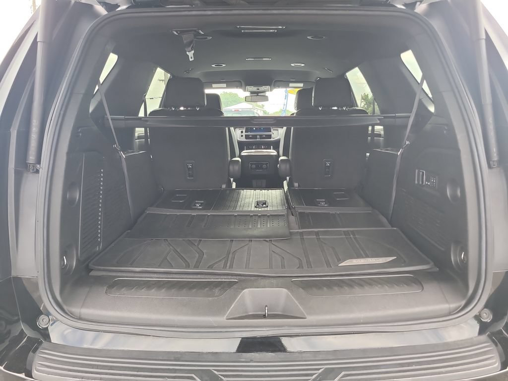 Used 2023 Chevrolet Tahoe LT w/ Luxury Package RWD image 8