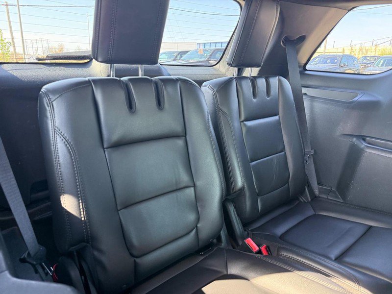 Certified 2018 Ford Explorer XLT w/ Equipment Group 202A image 15
