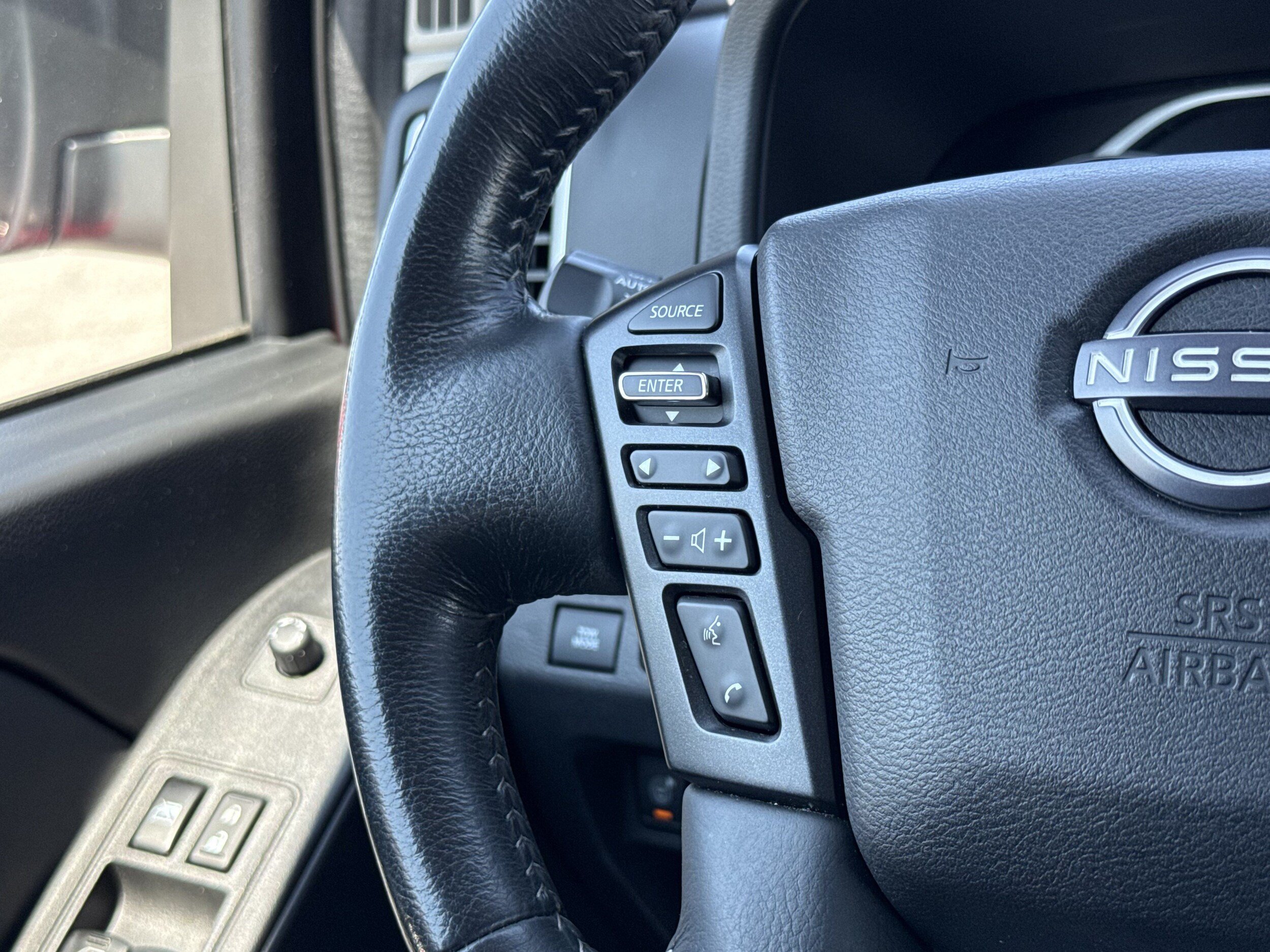 Used 2022 Nissan Frontier SV AWD/4WD image 17