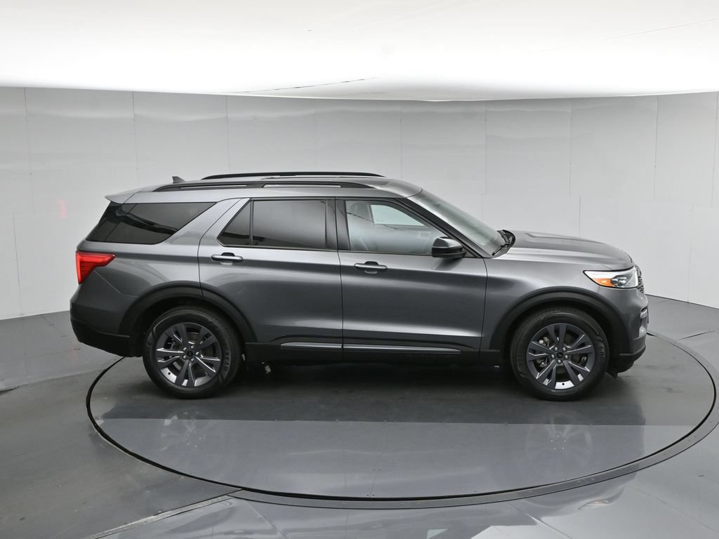 Certified 2023 Ford Explorer XLT w/ Equipment Group 202A RWD image 44