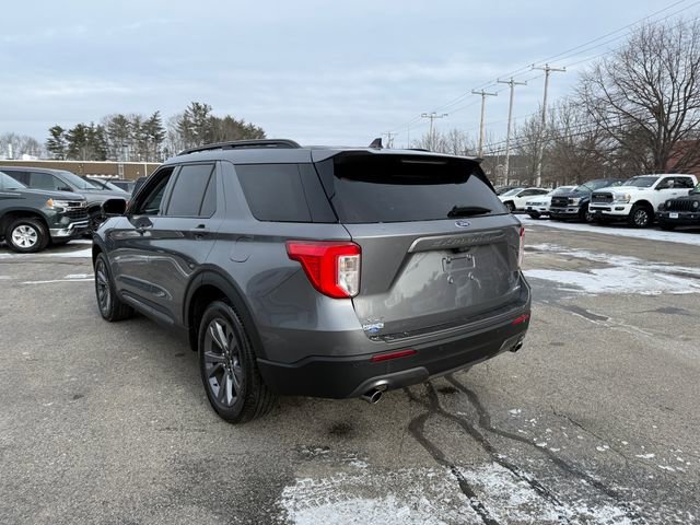 Certified 2022 Ford Explorer XLT w/ Equipment Group 202A image 8