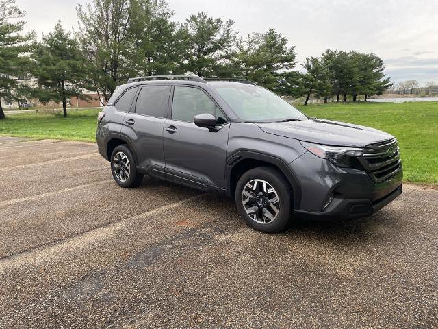Used 2025 Subaru Forester Premium AWD/4WD image 9
