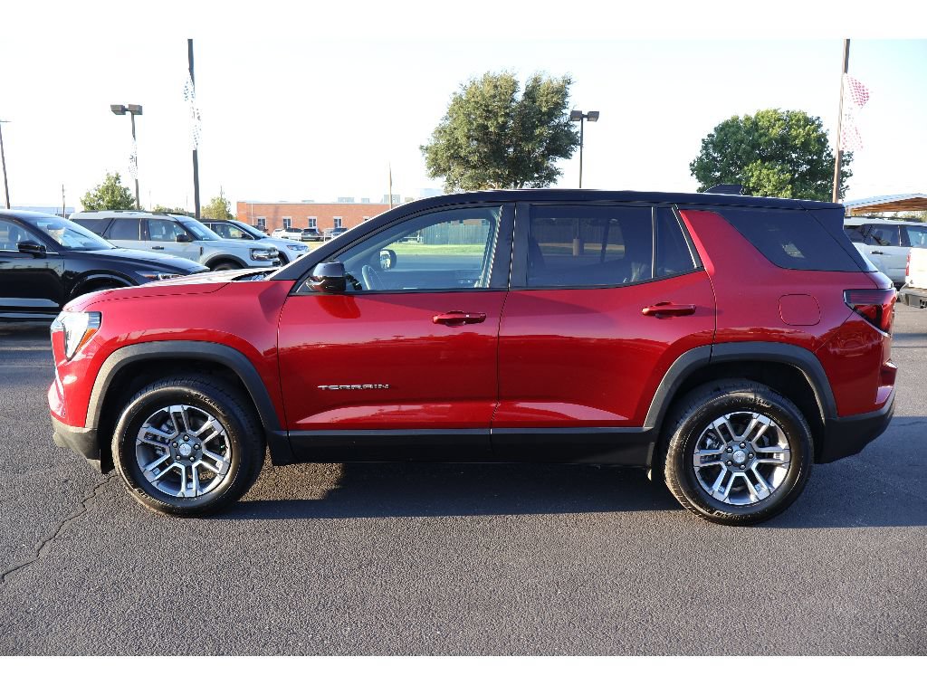 Used 2025 GMC Terrain Elevation AWD/4WD image 2