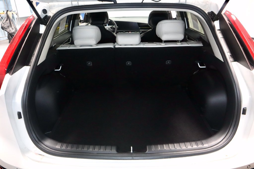 Used 2025 Kia Niro EX Touring FWD image 14