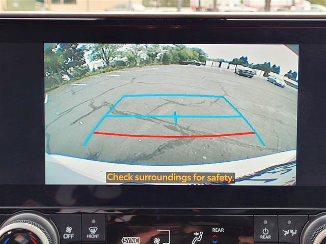 Used 2024 Toyota Highlander XLE AWD/4WD image 13
