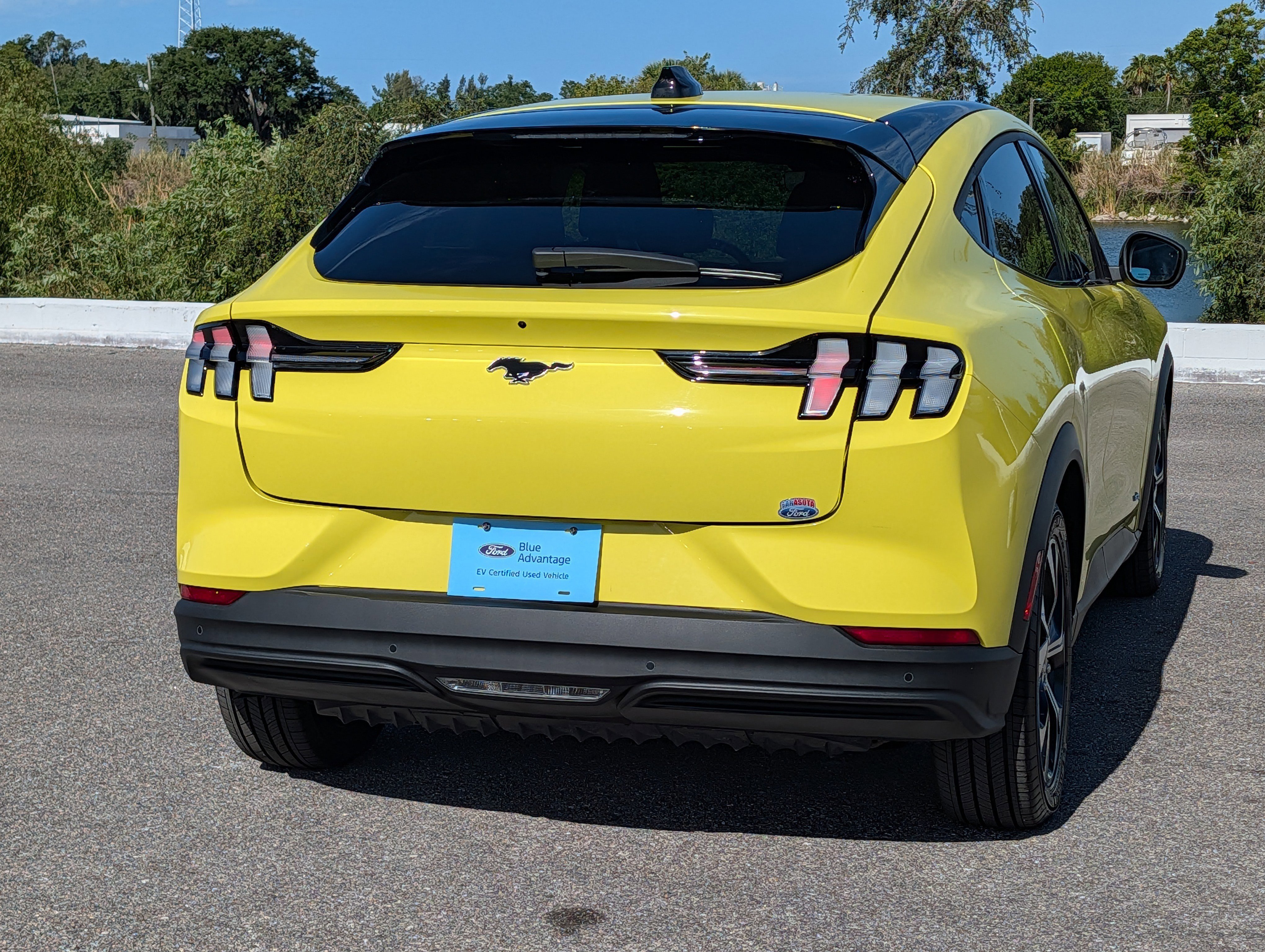 Certified 2025 Ford Mustang Mach-E Select w/ Comfort Package Lite AWD/4WD image 4