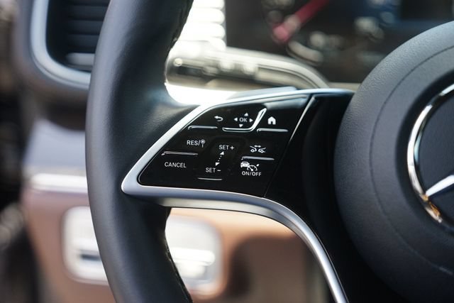 Used 2025 Mercedes-Benz GLS 450 4MATIC image 25