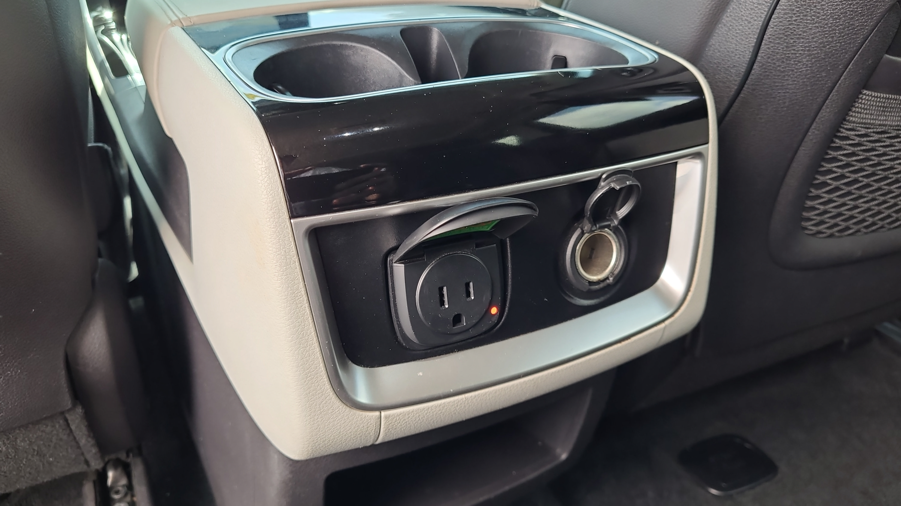 Used 2022 Kia Carnival SX Prestige FWD image 16