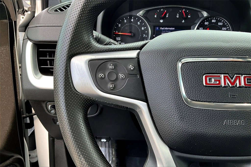 Used 2023 GMC Terrain SLE w/ Driver Convenience Package image 18
