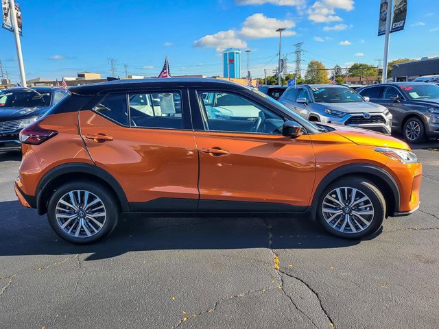 Used 2023 Nissan Kicks SV image 6
