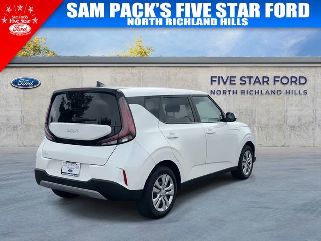 Used 2023 Kia Soul LX FWD image 9