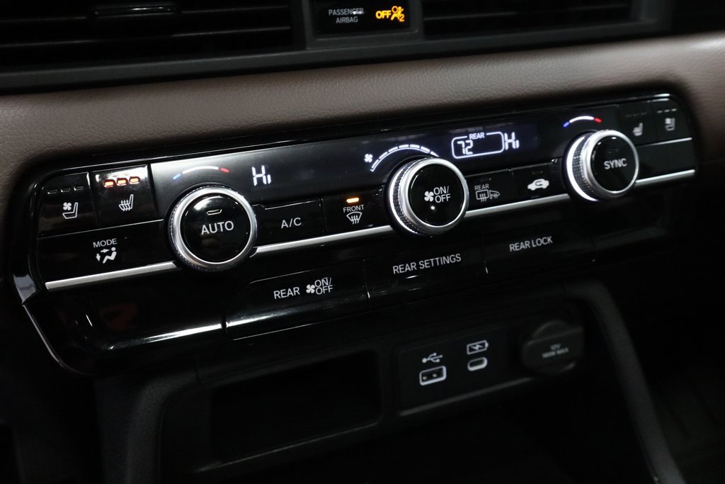 Used 2025 Honda Pilot Elite image 32