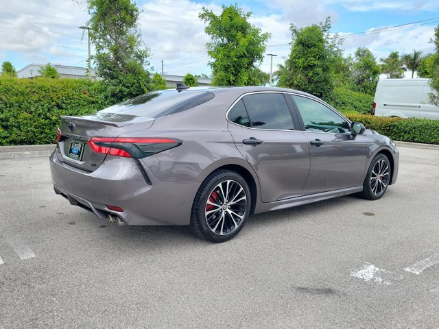 Used 2020 Toyota Camry SE FWD image 6