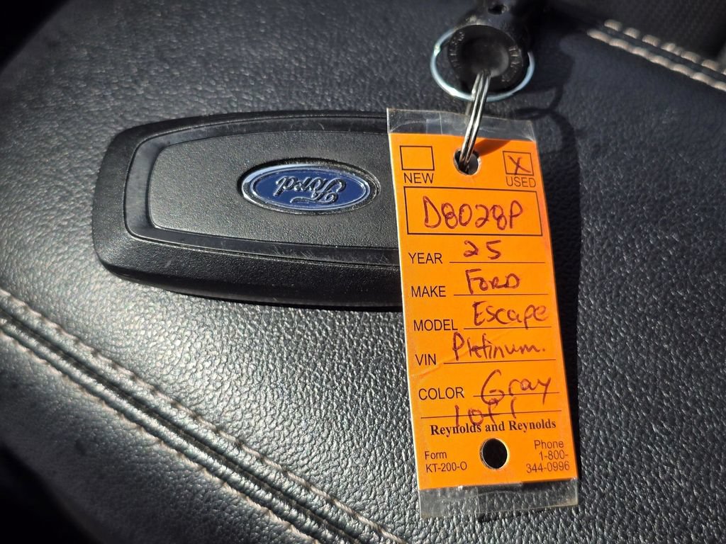 Certified 2025 Ford Escape Platinum AWD/4WD image 33