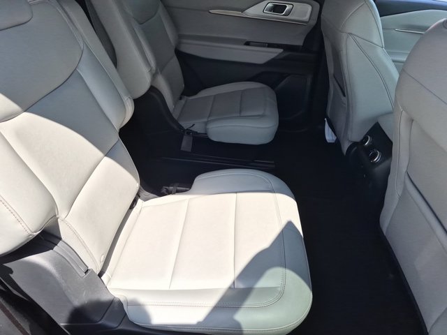 Certified 2025 Ford Explorer Active w/ Active Comfort Package AWD/4WD image 34